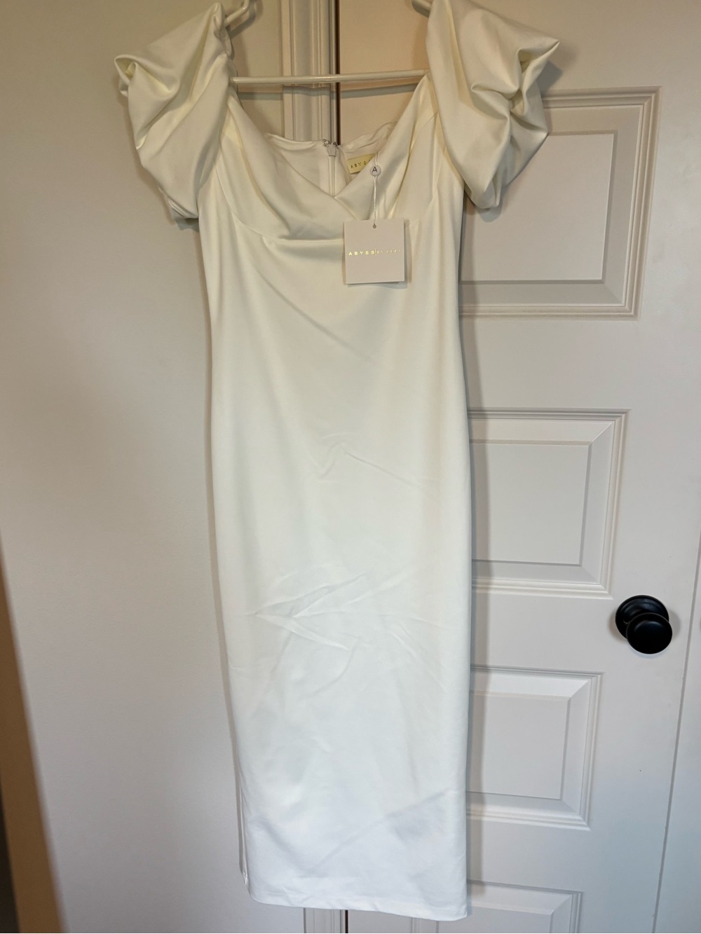 Abyss By Abby Ivory Puff-Sleeve Midi Dress